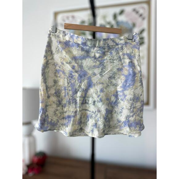 Zara Blue and Cream Marble Pattern Satin Mini Skirt Size Large - Picture 7 of 7